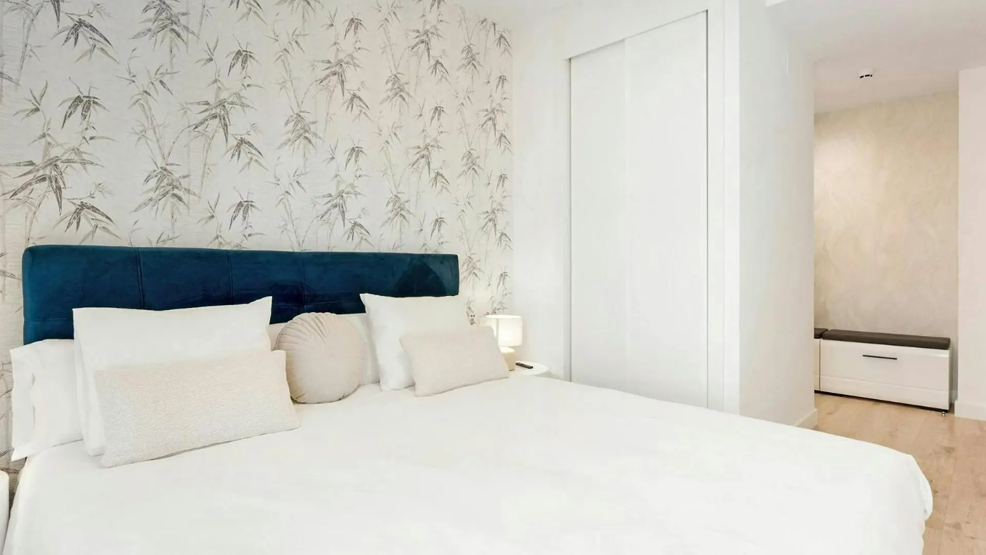 Malaga Eye Pool & Parking Free Apartment 0*,  Spain