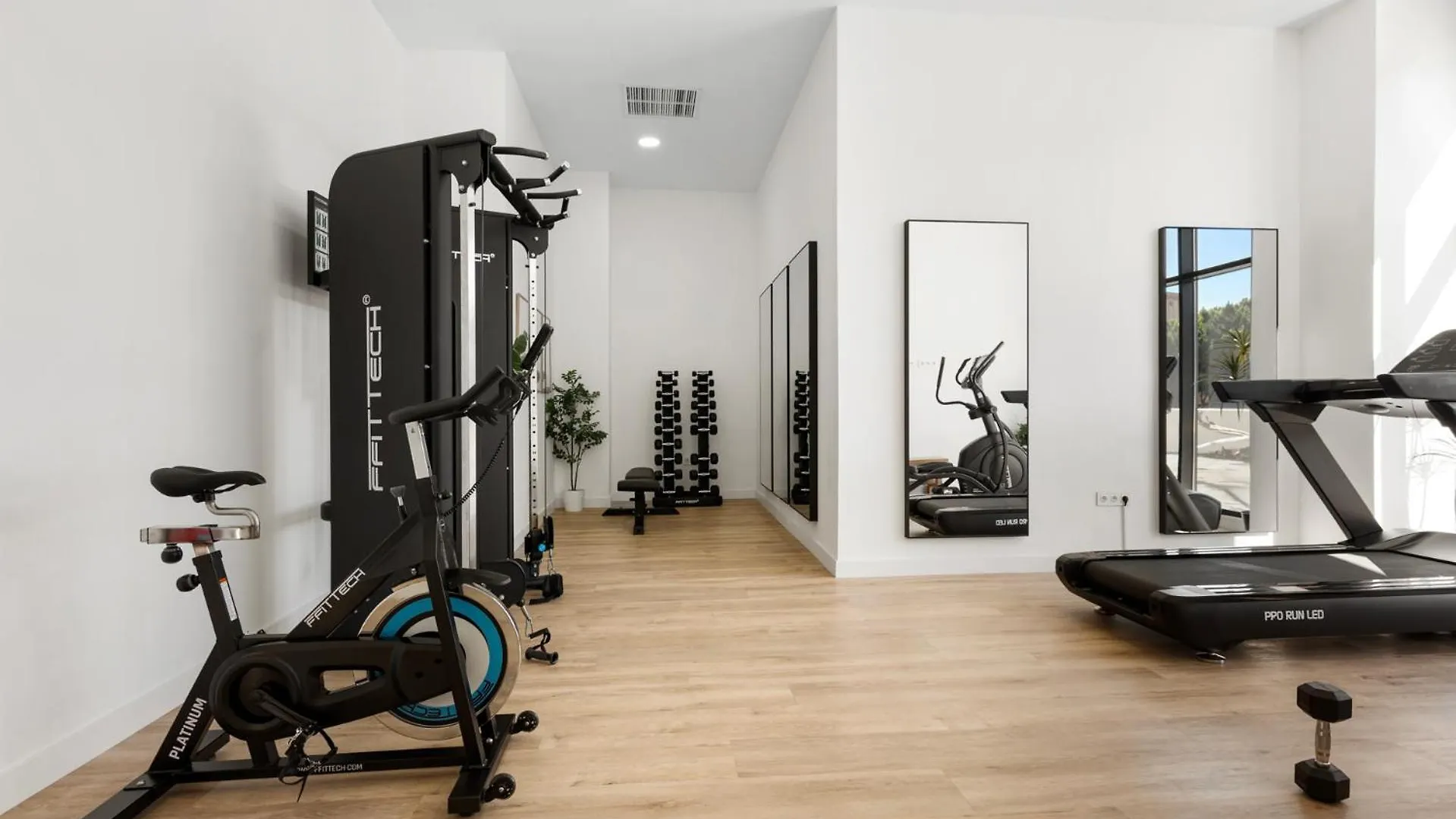 Malaga Eye Pool & Parking Free Apartment Spain
